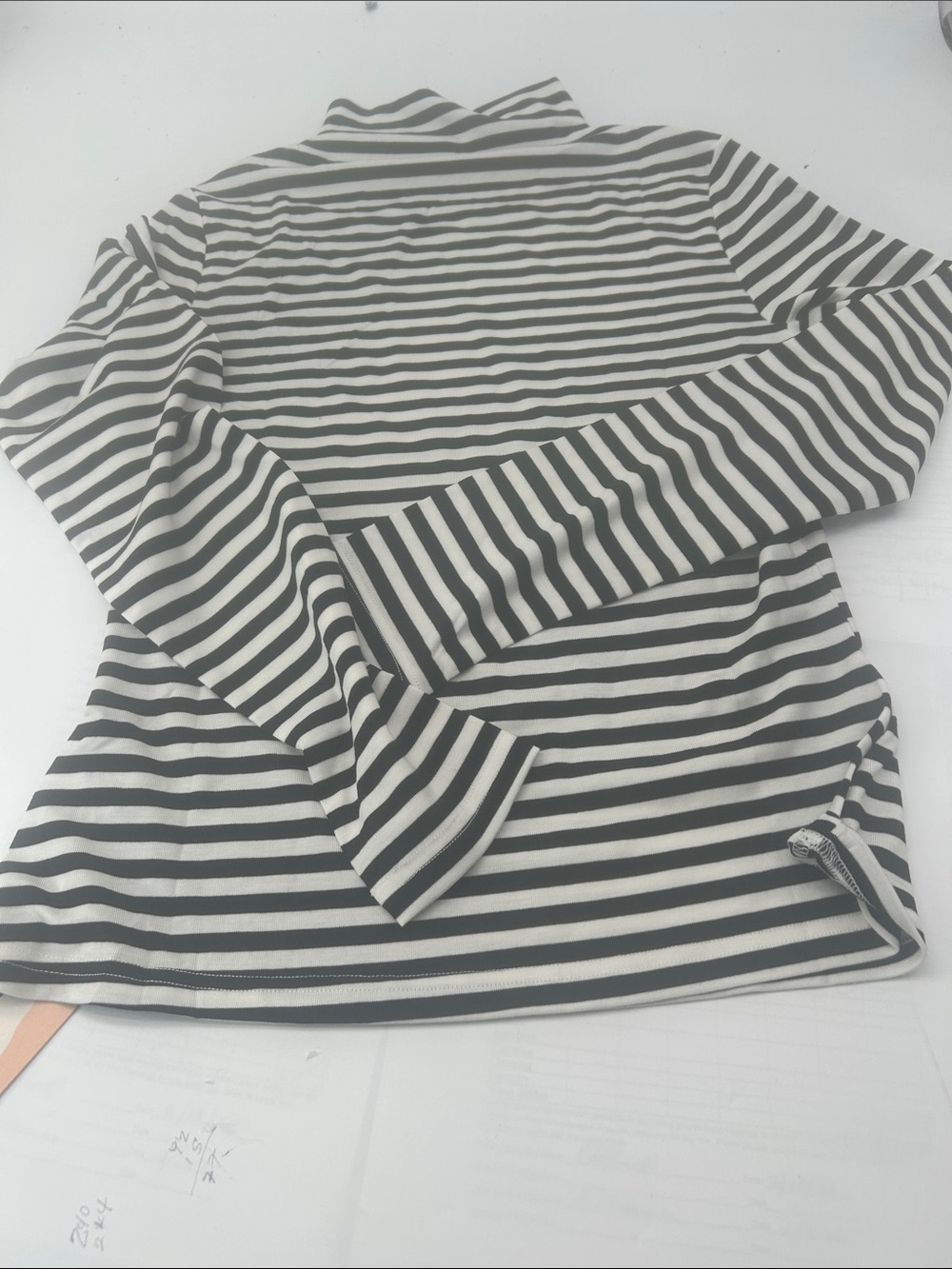 Women’s Striped Long-Sleeve Tee - Black & White